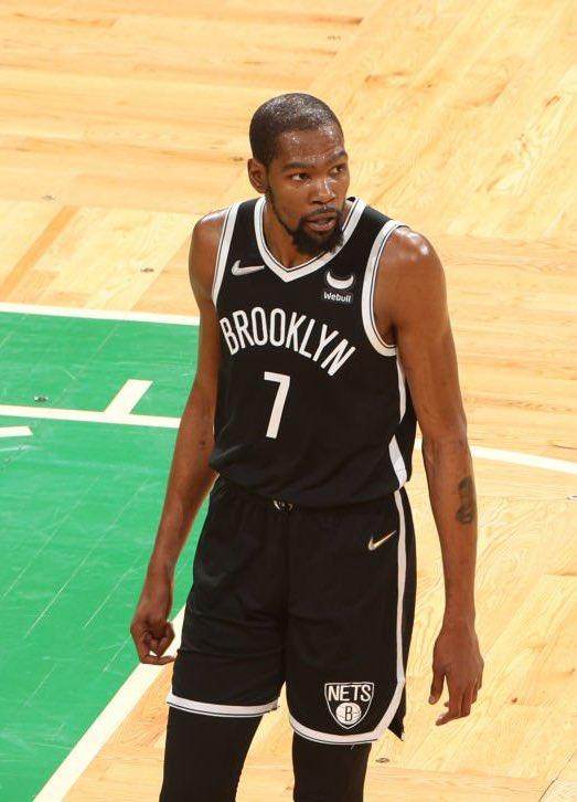 体育娱乐-下半场10投全铁彻底迷失!这是生涯至今最糟糕的KD