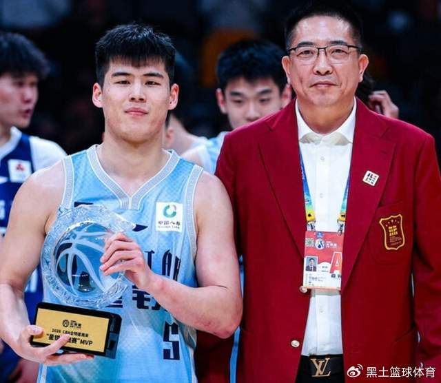 体育赛事-17投砍26分6板4助！广东20岁锋线新星闪耀星锐赛，值得杜锋更多信任|广东男篮|陈家政|体育赛事讨论|CBA全明星|三分球_新浪体育_新浪新闻