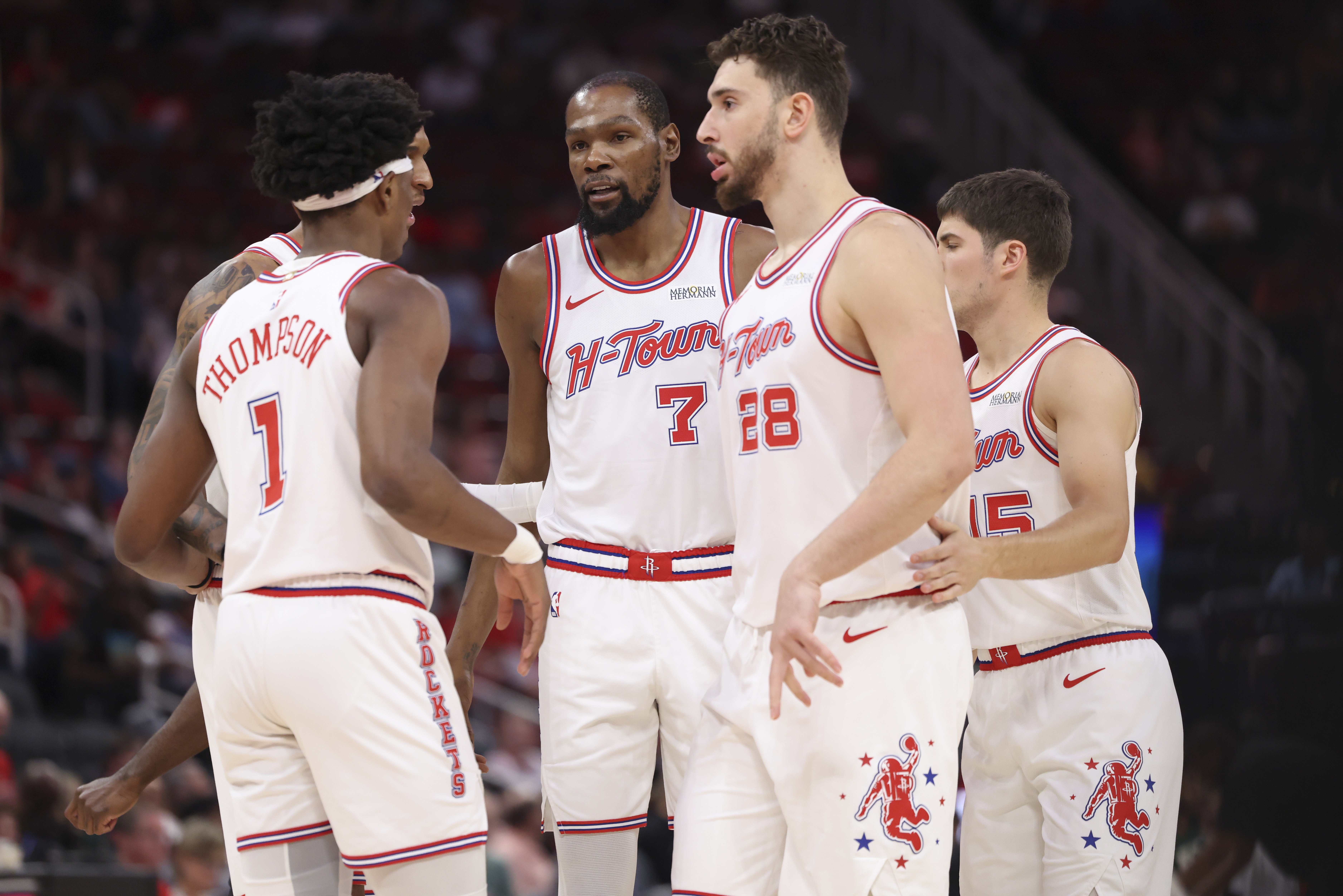 官方网站-杜兰特：喜欢球队挨打后马上回击的特质 我们赢得了彼此的信任